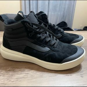 W9/M7.5 Vans Snow Shoes